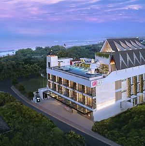 Aloft Bali Seminyak Hotel Exterior photo