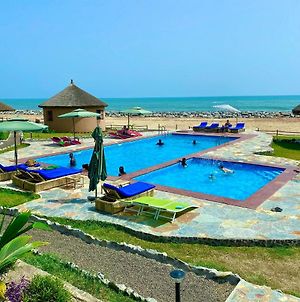 Lemon Beach Resort Elmina Exterior photo