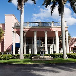 Miami Gardens Inn & Suites Exterior photo