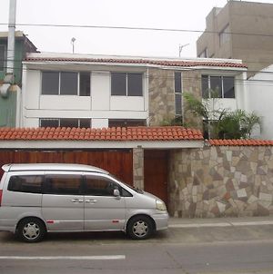 Hosting House & Home Lima Exterior photo