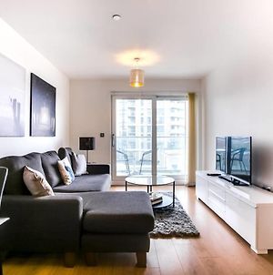 Guestready - Comfort By The Thames W Balcony Apartment London Exterior photo
