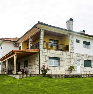 House With 5 Bedrooms In Britiande, With Wonderful Mountain View, Enclosed Garden And Wifi Vr Exterior photo