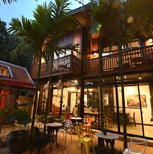 The Eight Ratvithi House - Sha Certified Hotel Chiang Mai Exterior photo