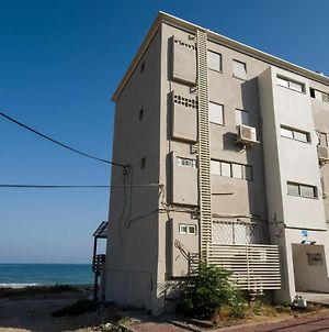 Dream On The Beach Apartment Haifa Exterior photo