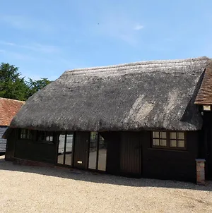 The Thatched Barn Thame Exterior photo