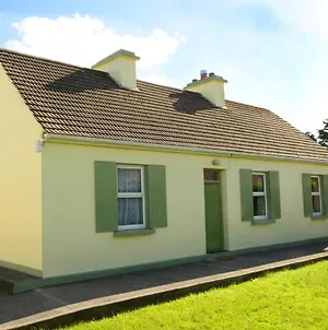 4-Bed Cottage In Co Galway 5 Minutes From Beach Inverin Exterior photo