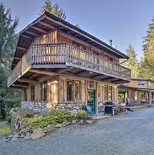 5-Acre Cozy Bow Cabin With Fire Pit And Hiking Nearby! Villa Exterior photo