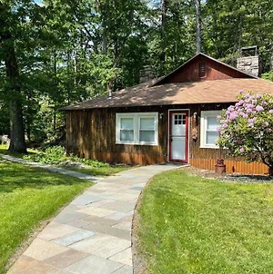 Peaceful Getaway Cottage On Grounds Of Historic Mid-Century Gem Northborough Exterior photo