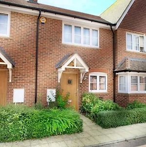 Wokingham - 2 Bed House With Parking And Garden Apartment Exterior photo