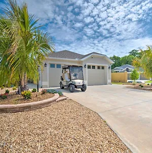 Open-Concept Wildwood Home With Lanai And Yard! Exterior photo