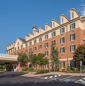Holiday Inn Express State College At Williamsburg Square, An Ihg Hotel Exterior photo