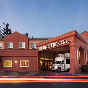Doubletree By Hilton Portland Tigard Hotel Exterior photo