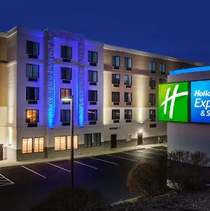 Holiday Inn Express Hotel & Suites Providence-Woonsocket, An Ihg Hotel Exterior photo