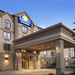 Days Inn & Suites By Wyndham Collingwood Exterior photo