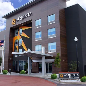 La Quinta Inn & Suites By Wyndham Locust Grove Exterior photo