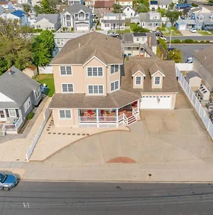 Exquisitely Large Home Block And A Half To Beach Brigantine Exterior photo