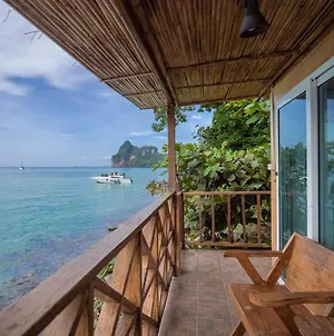 Phi Phi Cozy Seafront Resort Exterior photo