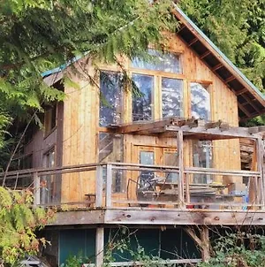 Ocean Views & Sunset Beach Cabin With Soaker Tub & Fire Pit Powell River Exterior photo