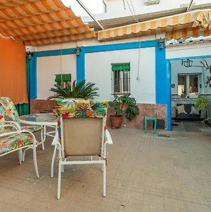 Awesome Home In El Pedroso With 4 Bedrooms And Wifi Exterior photo