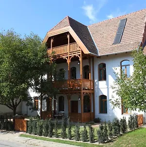 Swiss Villa In The Danube Bend Nagymaros Exterior photo