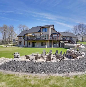 Expansive Shakopee Vacation Rental On 5 Acres! Exterior photo