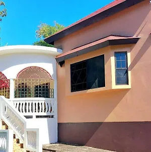 The Happy Retreat Villa In Belmont, Jamaica Blue Hole Exterior photo