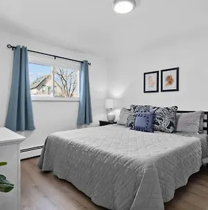 Bright & Spacious 2 Bedroom, Quiet Mount Clemens Exterior photo