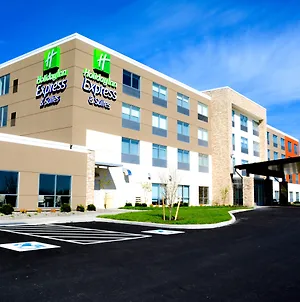 Holiday Inn Express & Suites Oswego, An Ihg Hotel Exterior photo