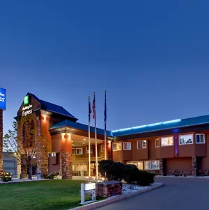 Holiday Inn Express Red Deer, An Ihg Hotel Exterior photo