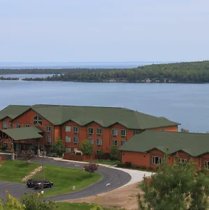 Holiday Inn Express Munising-Lakeview, An Ihg Hotel Exterior photo
