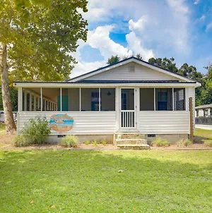 Surf City Cottage With Spacious Deck - 2 Mi To Beach Exterior photo