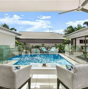 'Premier Palm Cove' Tropical Living At Its Best Exterior photo