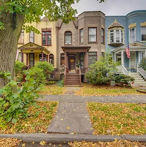 Historic Townhome In Oak Park With Backyard! Exterior photo