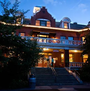 Mcmenamins Edgefield Hotel Troutdale Exterior photo