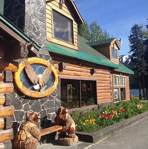 Summit Lake Lodge Exterior photo