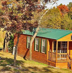 Arrowhead Camping Resort Deluxe Cabin 4 Douglas Center Exterior photo