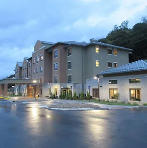 Best Western Plus Franciscan Square Inn & Suites Steubenville Exterior photo