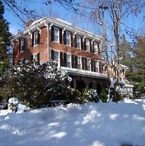 Faunbrook Bed & Breakfast (Adults Only) West Chester Exterior photo