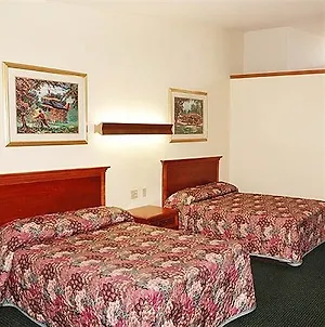 Lehrs Motel Augusta Room photo