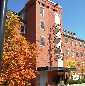 The Common Man Inn & Restaurant Claremont Exterior photo