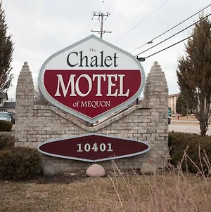 The Chalet Motel Of Mequon Exterior photo