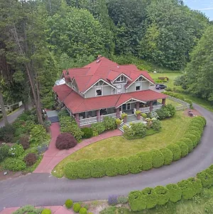 Historic Auburn House On 37 Acres With Private Lake! Exterior photo