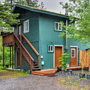 Peaceful, Quiet Seward Apt With Back Yard And Mtn Views Apartment Exterior photo