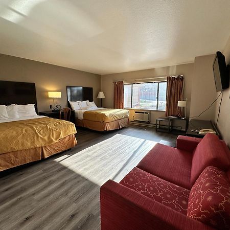 Rodeway Inn & Suites Madison Airport Экстерьер фото