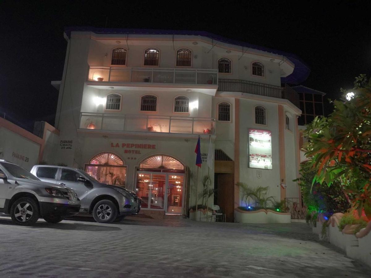 La Pepiniere Hotel Petionville Exterior photo