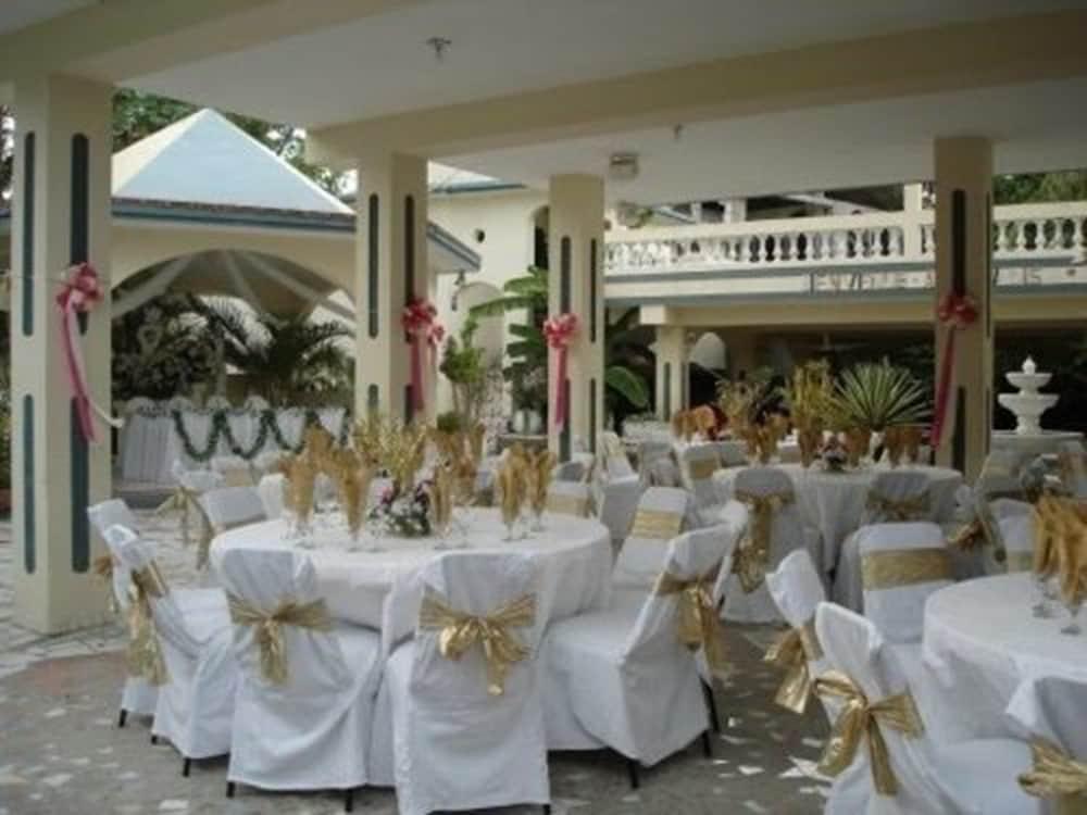 Pavillon Des Receptions & Hotel Port-au-Prince Exterior photo